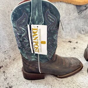 Dan Post, San Michelle Cowboy boots! Size 6.5 square toe, leather soles .